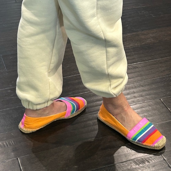 Nine West 81/2 worn but like new. - Picture 3 of 8